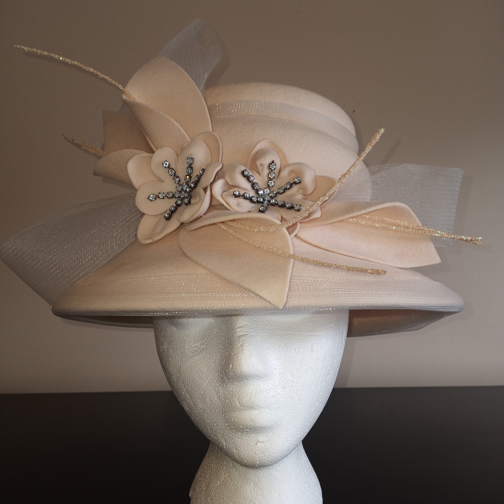 Cream Wool Felt Hat by Deborah Fashions